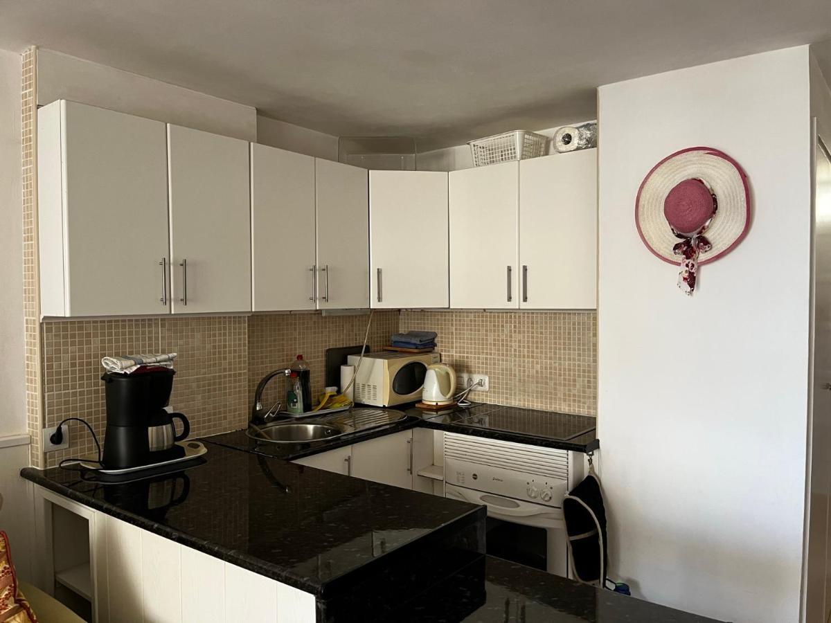 Borinquen Studio Apartment Playa Feñabe Dış mekan fotoğraf